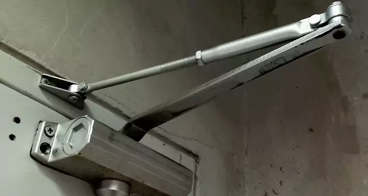Door Closer Parallel Arm Installation in Navarre, FL
